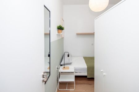 Carrer de Rodrigo de Pertegás, Valencia, Valencian Community 46023 - Photo 3