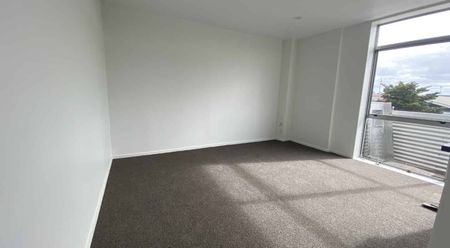 Renovated Otahuhu Apartment - Photo 4