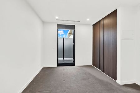 'GISELLE' Luxury living in South Yarra - Photo 2