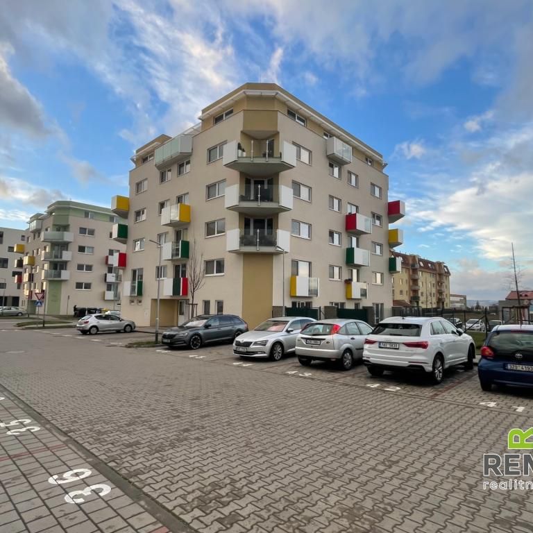 Pronájem bytu 2+kk 65 m2 - Fotografie 1
