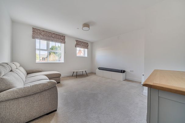 Cottage Walk, Godalming, Surrey, GU7 - Photo 1