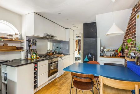 2 Bed Semi-Detached House, The Coach House, N4 - Photo 4