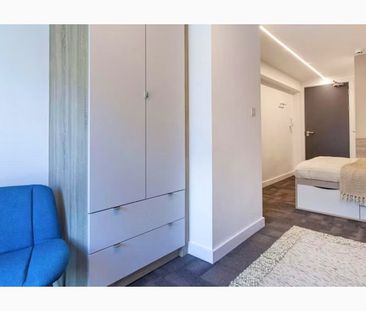 Standard Single Ensuite - Photo 4