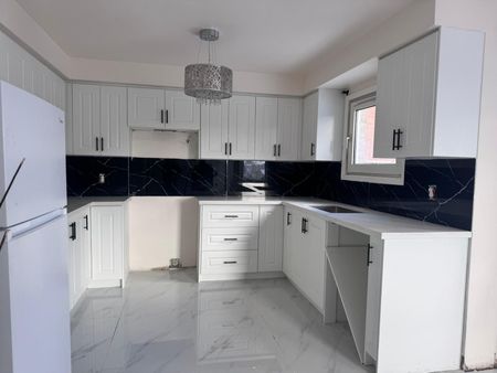 For Lease - 36 Cousins Court, Brampton, Ontario - Photo 2