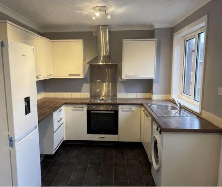 3 bedroom terraced house to rent - Photo 5
