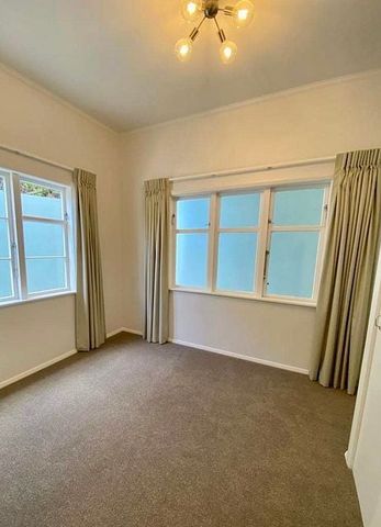 Sunny, Sea Views Close to the city - Photo 2