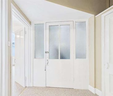 Suffolk Square, Cheltenham, GL50 - Photo 6