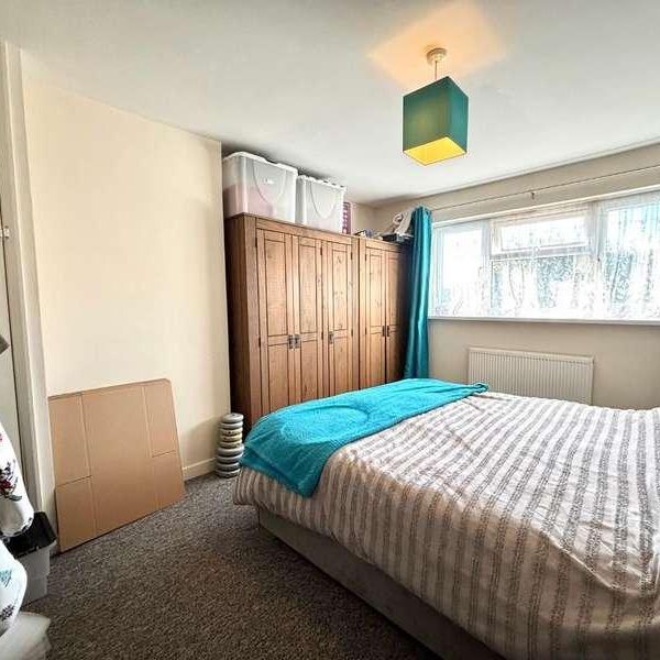 Stroudwood Road, Havant, PO9 - Photo 1