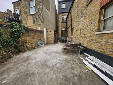 5 bedroom apartment to rent - Photo 2