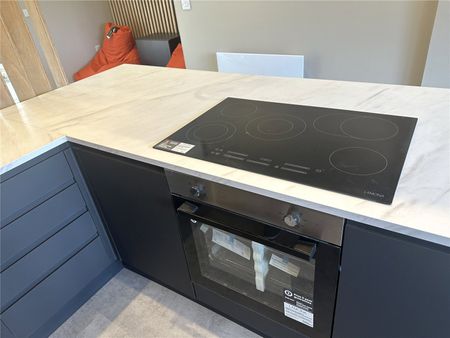 49 Newsome Road, Huddersfield, HD4 - Photo 5