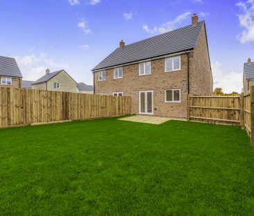 3 bedroom semi-detached house to rent - Photo 5