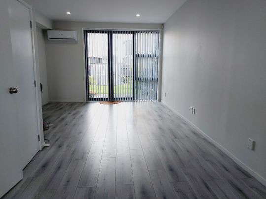 Trendy near new terraced home - Photo 1