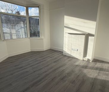 3 Bed Semi-Detached House, Belvedere Road, E10 - Photo 4