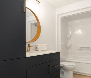 London: Gold Accents – 710 Westminster, Winnipeg, MB - Photo 1