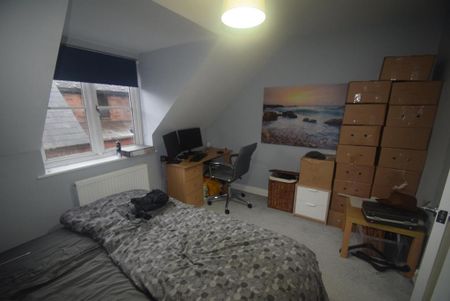 2 bedroom terraced house to rent - Photo 2