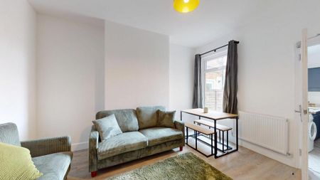 4 bedroom house to rent - Photo 2