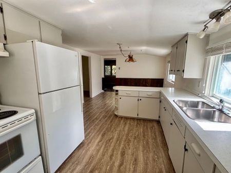 For Lease - 45 Wellington Road 124 N/A Unit# B, Erin, Ontario - Photo 2