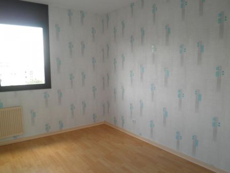 Location Appartement 3 pièces 66m² CHAMBERY 73000 - Photo 2