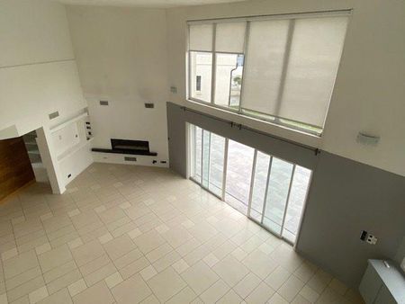 Maison à louer - 6 pièces - 242 m² - Photo 2