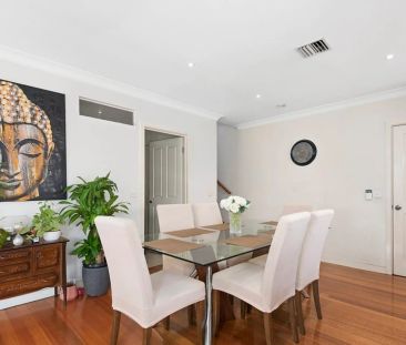 Unit 1/421 Middleborough Road, Box Hill. - Photo 6