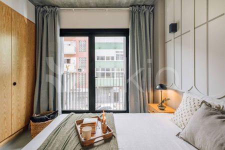 1 bedroom luxury Apartment for rent in Lisbon, Portugal - Photo 2