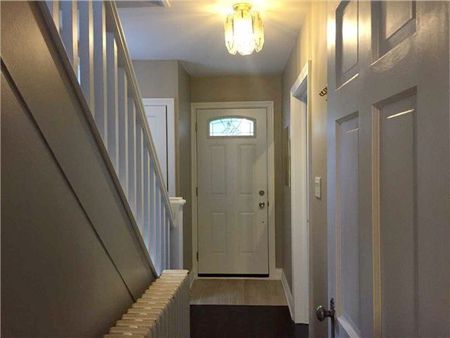 For Lease - 465 Sutherland Drive, Toronto, Ontario - Photo 4