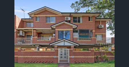 Two storey apartment in prime location - Photo 4