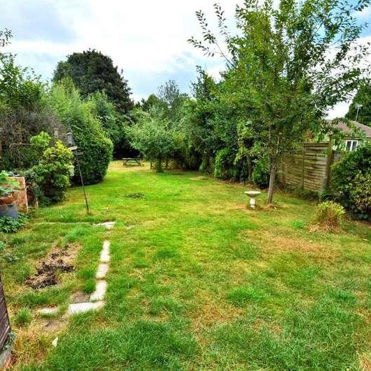 Bell Common, Epping, CM16 - Photo 2