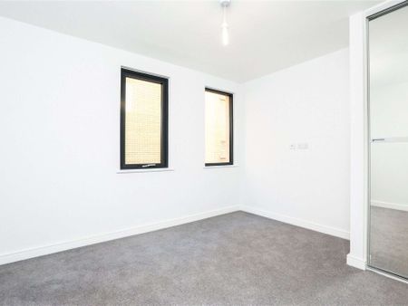 A superb one double bedroom apartment in the ever popular Milliners development. Ideal for a couple or a single professional. - Photo 2