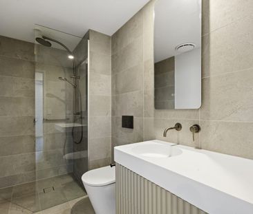 1510/10 Sickle Avenue, Hope Island, Qld 4212 - Photo 2