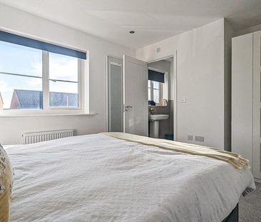 3 bedroom semi-detached house to rent - Photo 5