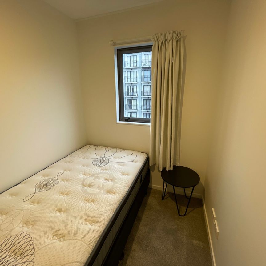 421 Queen Street – 709 - Photo 1