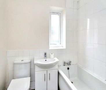 2 bed upper flat to rent in NE5 - Photo 4