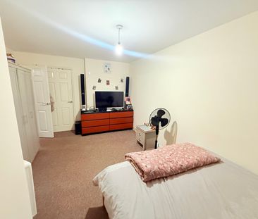 Sherborne Road, Yeovil, Somerset - Photo 3