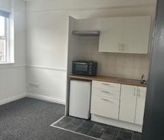 1 bedroom house of multiple occupation to rent - Photo 2