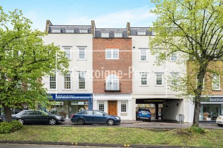 High Street, Esher, KT10 - Photo 4