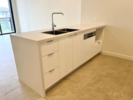 Modern Comfort in the Heart of North Kellyville - Photo 2