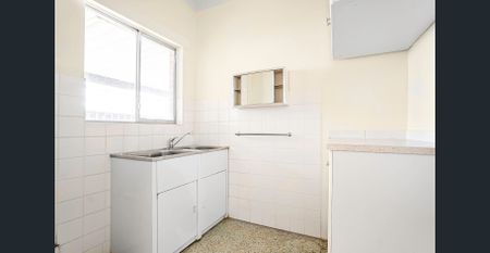 Spacious 3 Bedroom Home in Burton - Photo 3