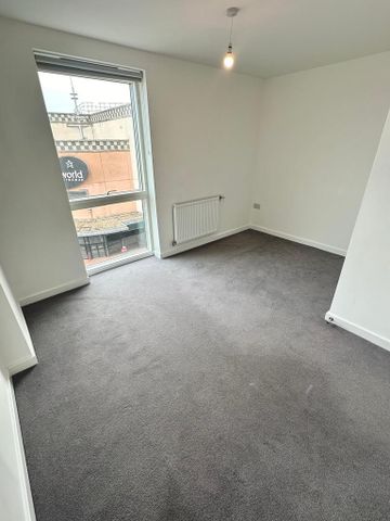 2 bedroom flat to rent - Photo 3