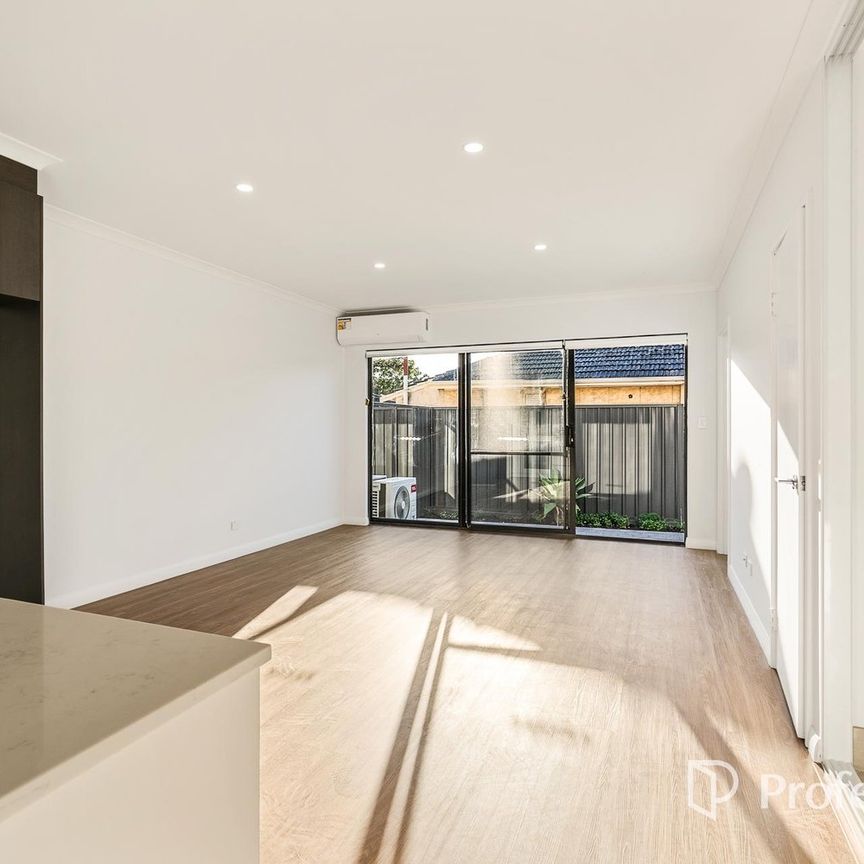 Brand-New Villa! - Photo 1