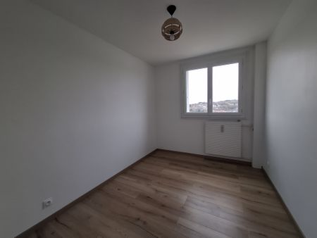 Location Appartement 3 pièces 72m² CUSSET 03300 - Photo 3