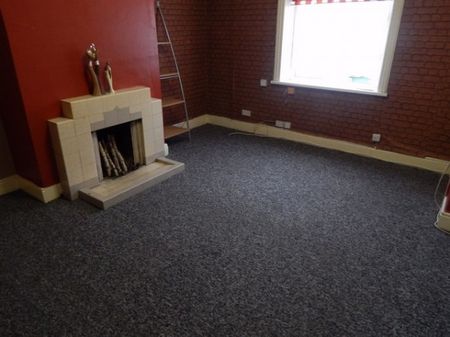 2 Bed - Great Northern Street, Near Town Centre, Huddersfield - Photo 3