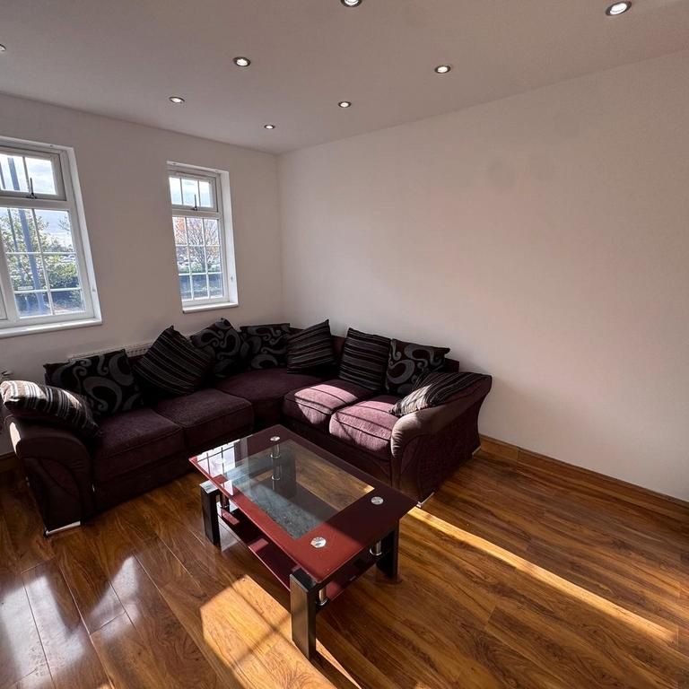 3 bedroom apartment to rent - Photo 1