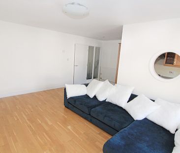 2 Bedroom Flat, Chester - Photo 3