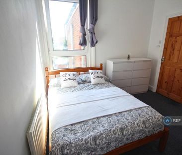 5 bedroom detached house to rent - Photo 3