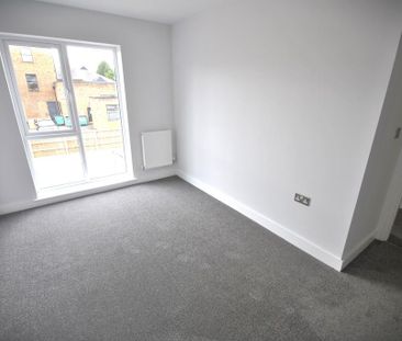 3 bedroom detached house to rent - Photo 2