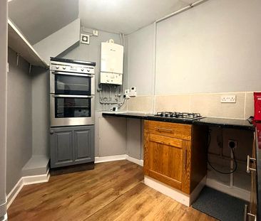 £450 PCM, All Bills and Wi-Fi Included, Furnished Room in a Shared ... - Photo 4