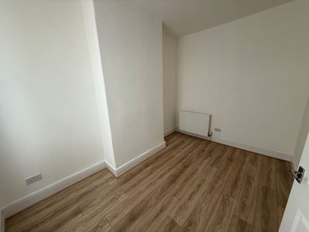 3 Bed Terraced House, Lampeter Road, L6 - Photo 2