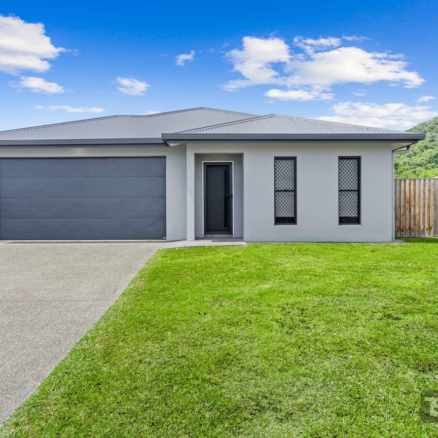 27 Buoy Drive, Trinity Beach - Photo 1