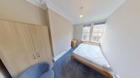 6 bedroom semi-detached house to rent - Photo 5